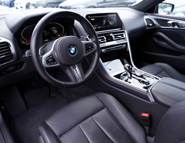 BMW Řada 8 15