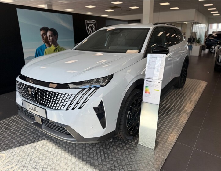 Peugeot 5008 1