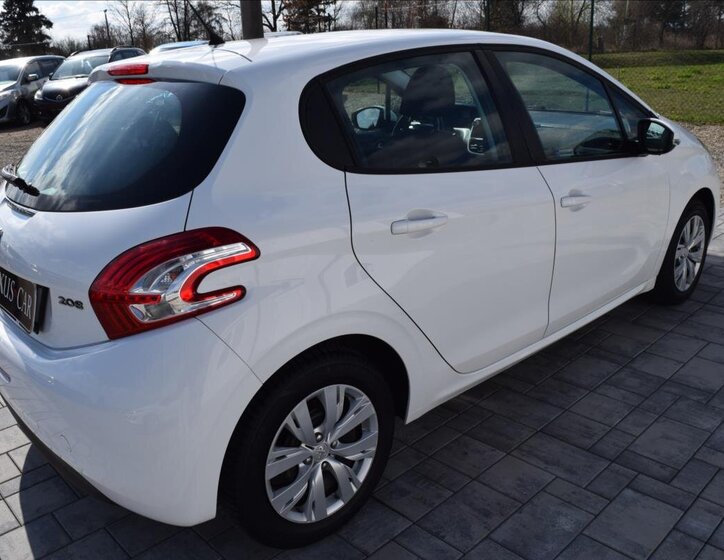 Peugeot 208 Hatchback 1,4 l 50 kw