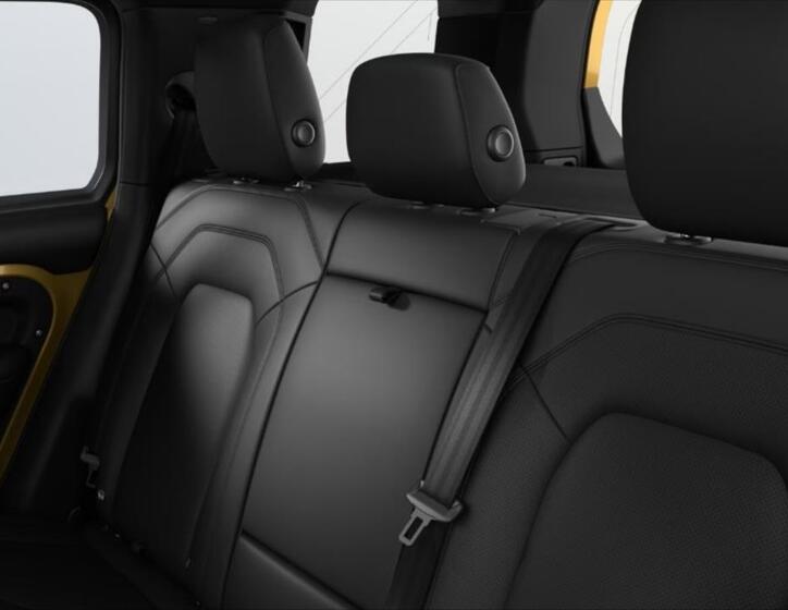 Land Rover Defender 8