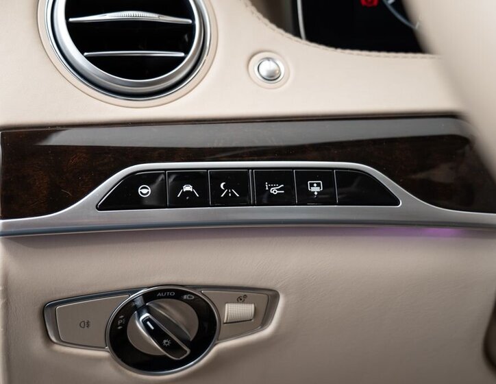 Mercedes-Benz Třídy S Sedan / Limuzína 4,0 l 345 kw