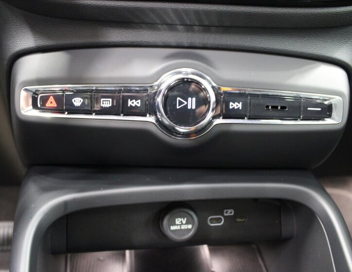 Volvo XC40 Kombi 2,0 l 145 kw