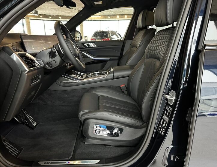 BMW X7 SUV / Terénní 3,0 l 259 kw