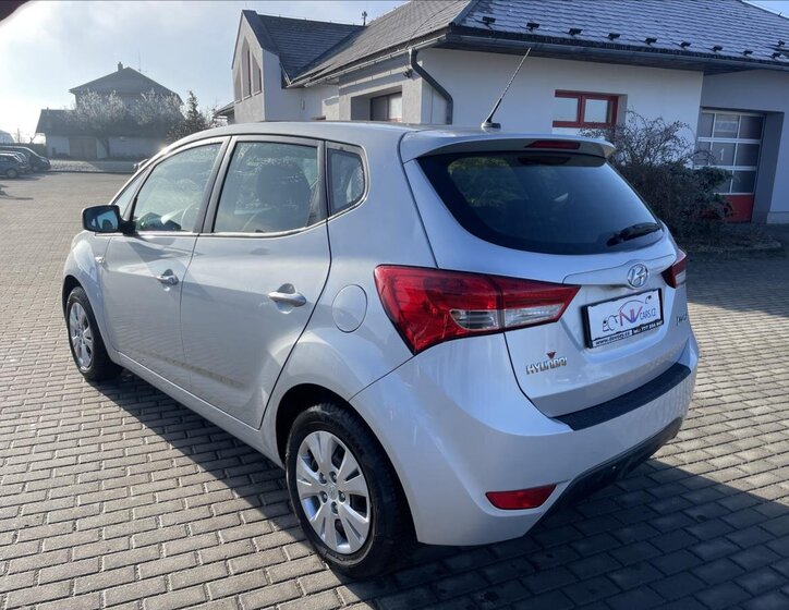 Hyundai ix20 3