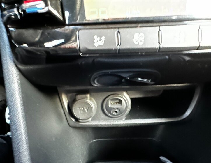 Peugeot 208 Hatchback 1,2 l 81 kw