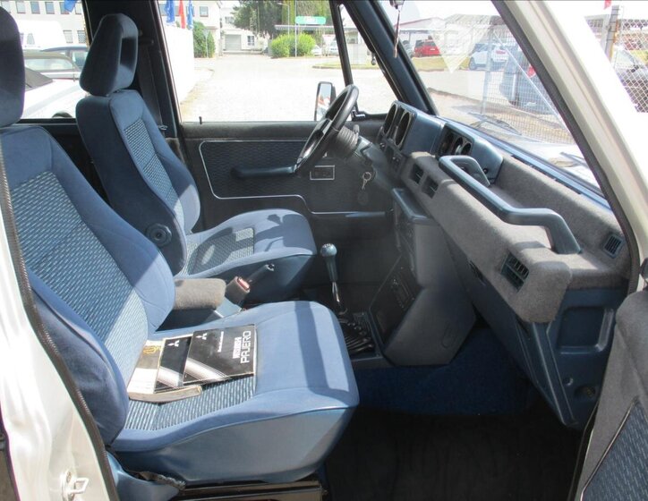 Mitsubishi Pajero SUV / Terénní 2,5 l 70 kw