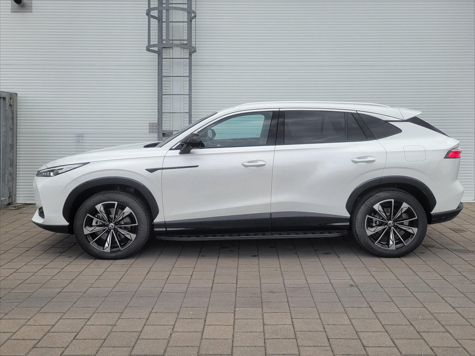 MG HS SUV / Terénní 1,5 l 200 kw