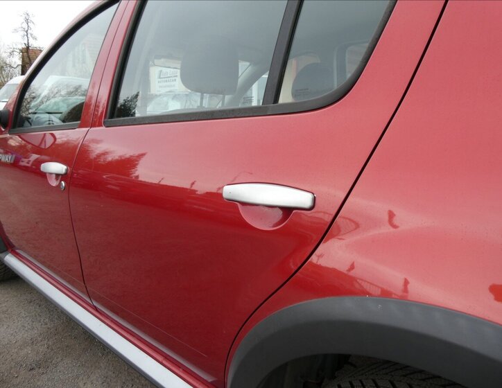 Dacia Sandero Hatchback 1,6 l 64 kw
