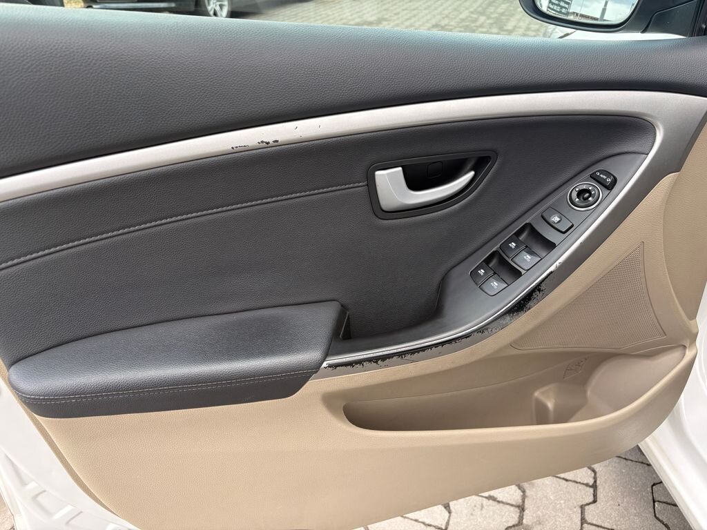 Hyundai i30 Kombi 1,6 l 99 kw