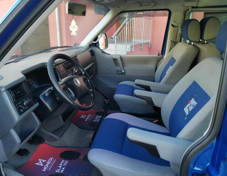 Volkswagen Multivan 10