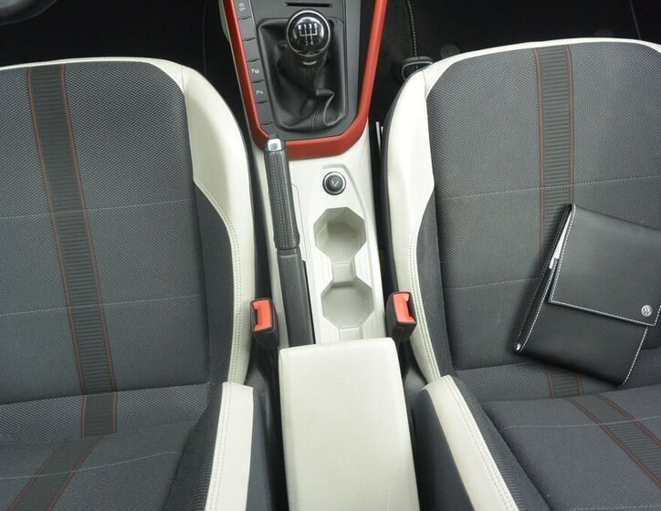 Volkswagen Polo Hatchback 999,0 70 kw