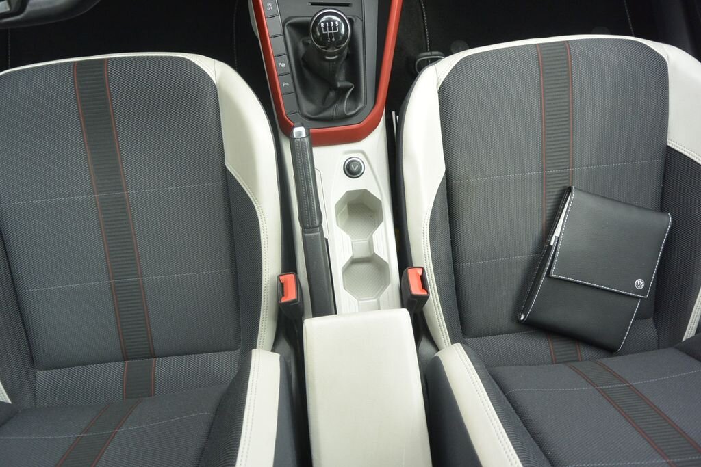 Volkswagen Polo Hatchback 999,0 70 kw