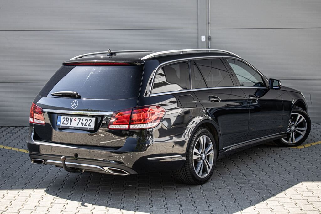Mercedes-Benz Třídy E Kombi 3,0 l 190 kw