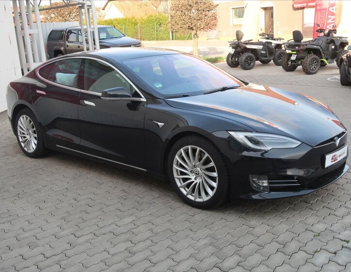Tesla Model S Hatchback 0,0 310 kw