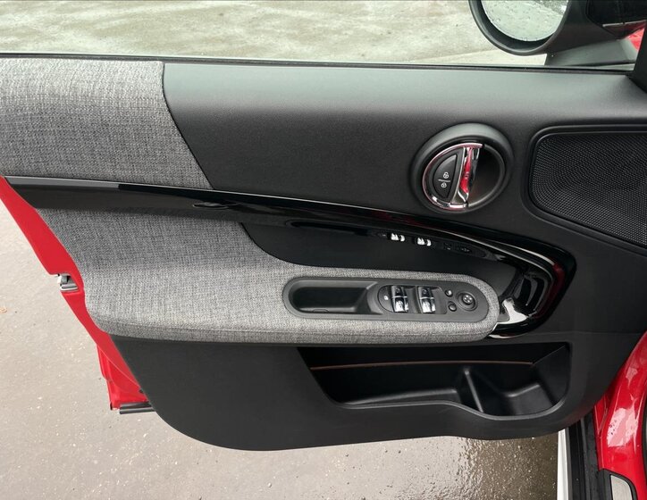 Mini Countryman SUV / Terénní 1,5 l 100 kw