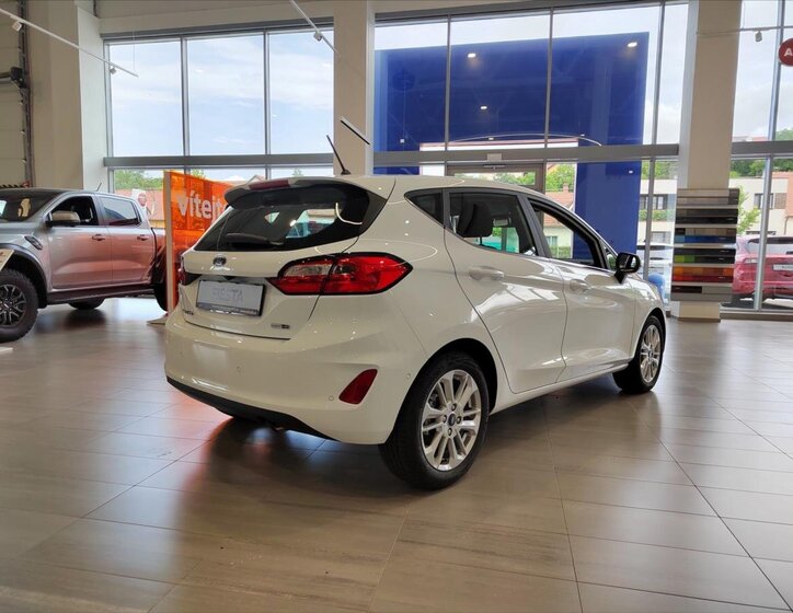 Ford Fiesta 13