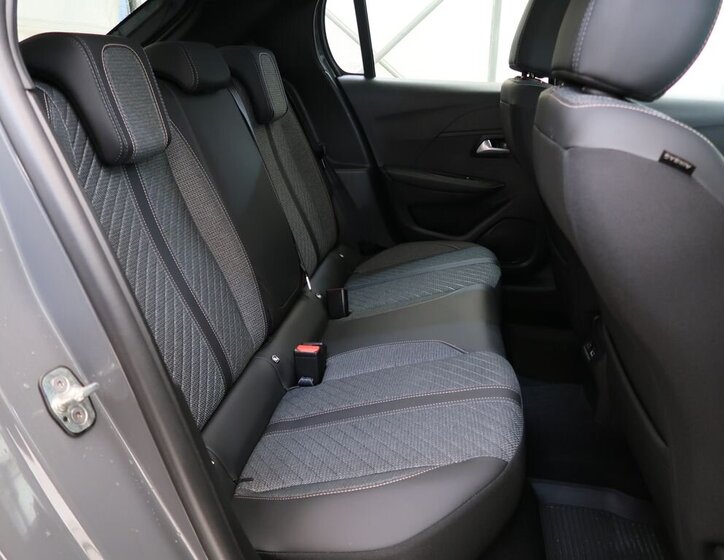 Peugeot 208 Hatchback 1,2 l 74 kw