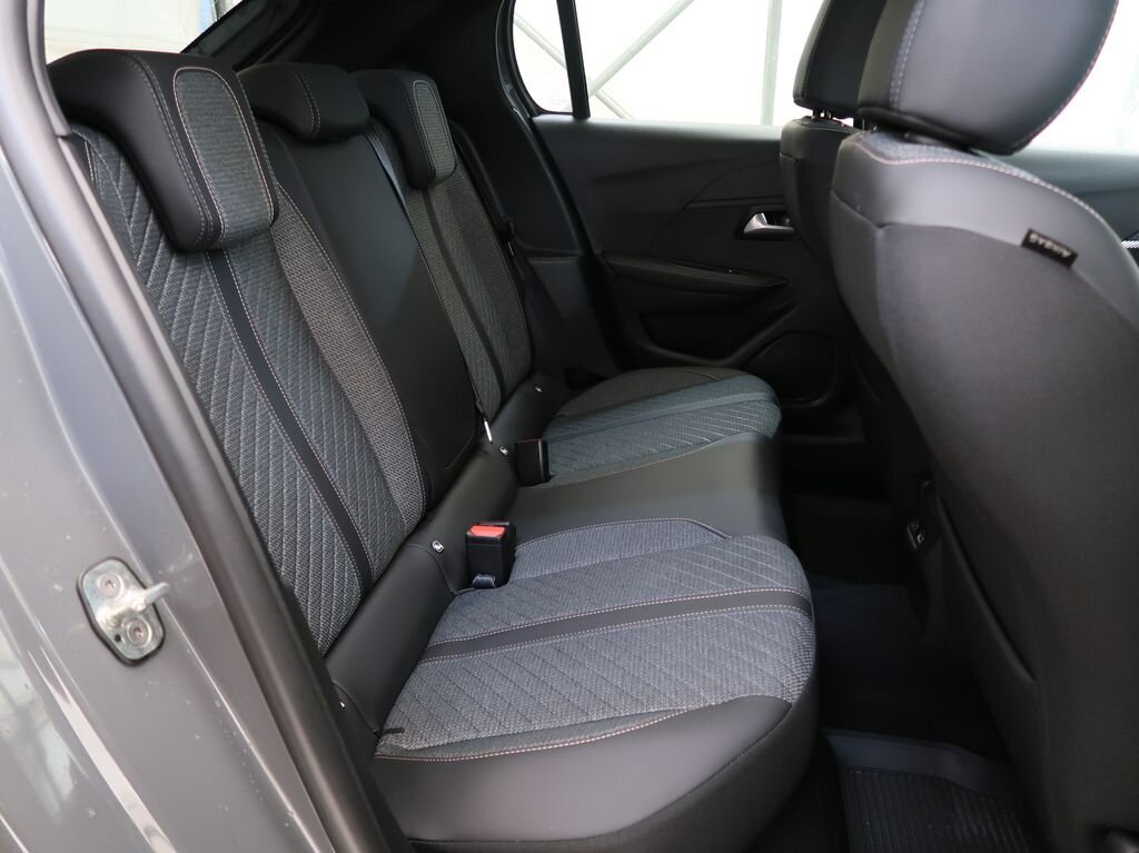 Peugeot 208 Hatchback 1,2 l 74 kw