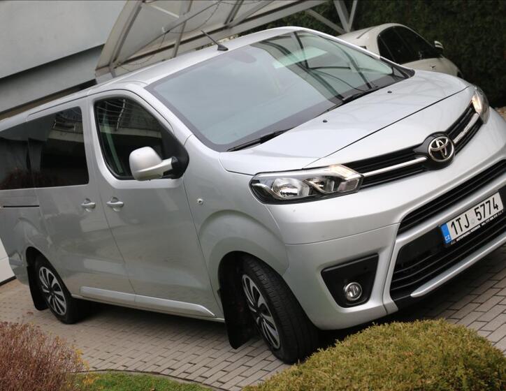 Toyota ProAce Verso 8