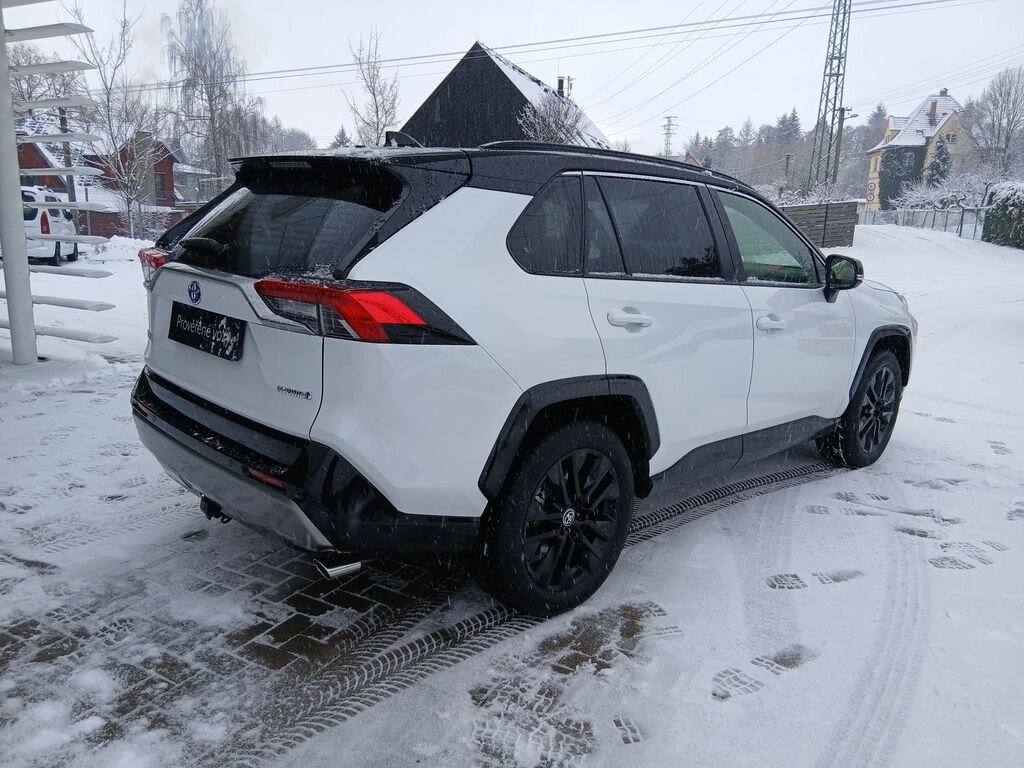 Toyota RAV4 SUV 2,5 l 131 kw