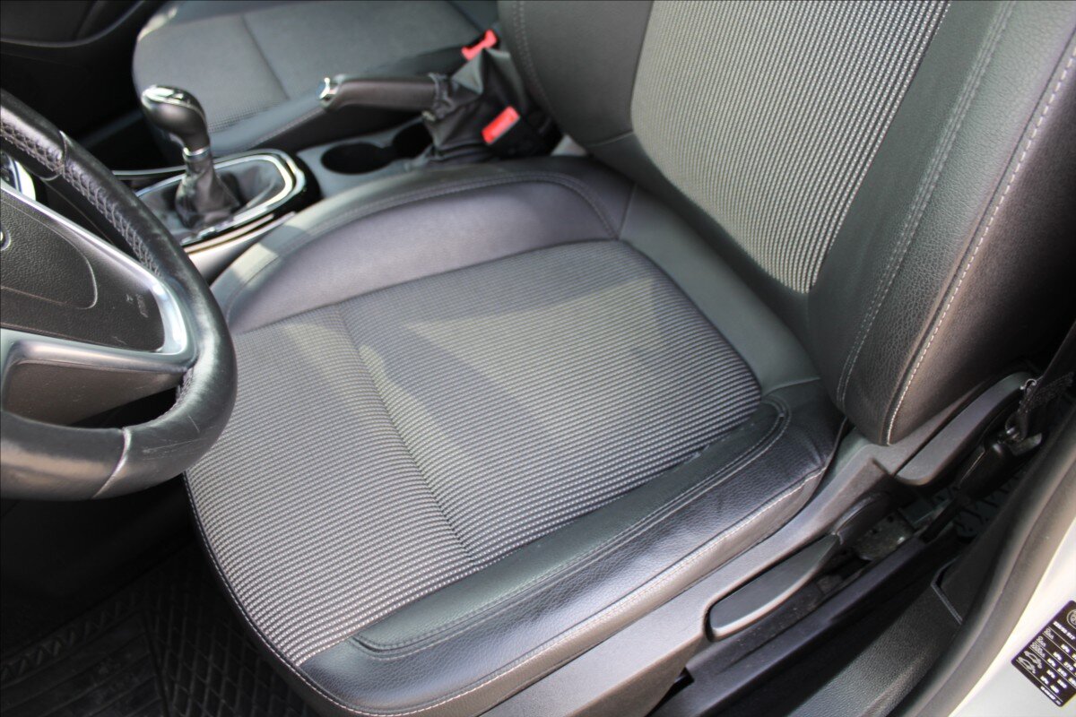 Opel Astra Kombi 2,0 l 121 kw