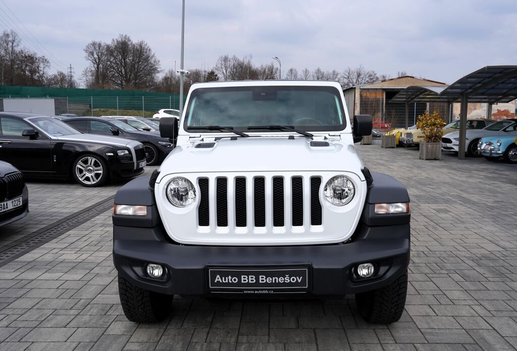 Jeep Wrangler SUV / Terénní 2,1 l 147 kw