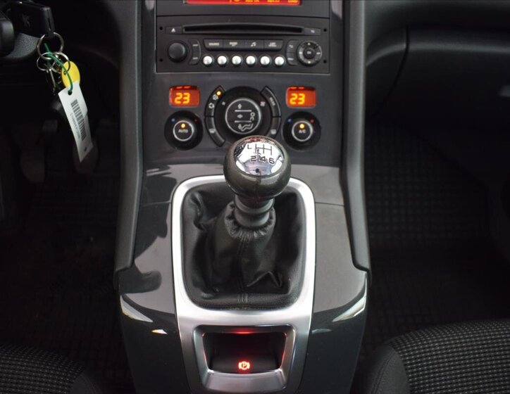 Peugeot 5008 MPV 1,6 l 88 kw