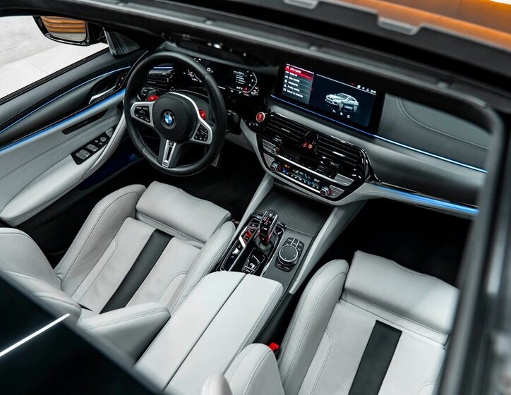 BMW M5 Sedan / Limuzína 4,4 l 460 kw