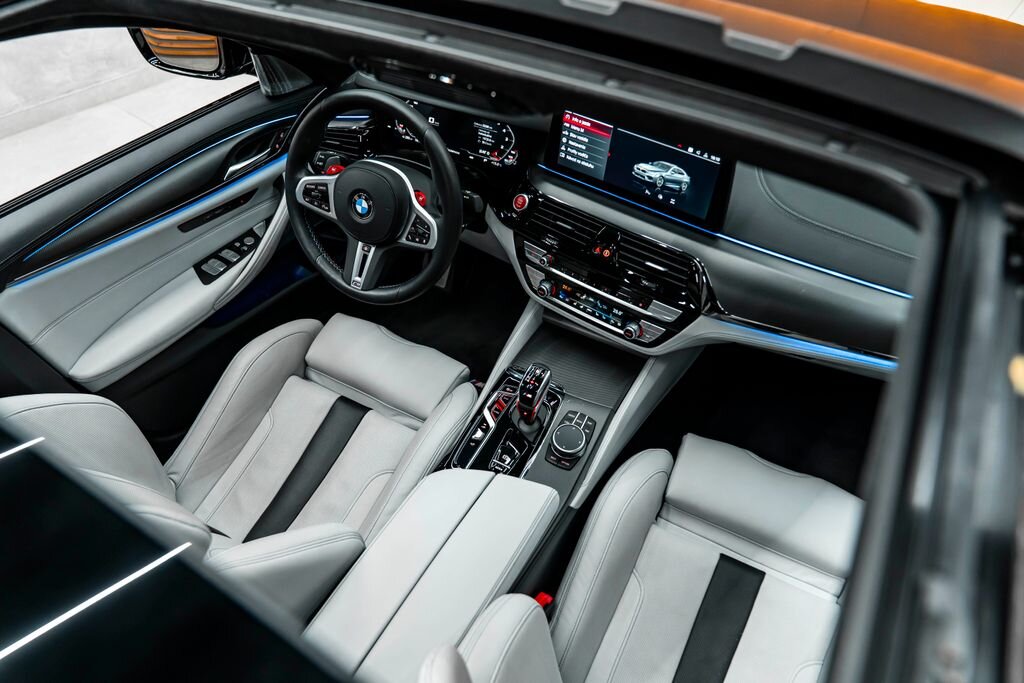 BMW M5 Sedan / Limuzína 4,4 l 460 kw