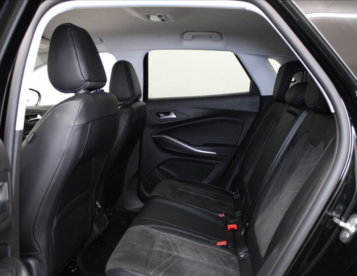 Opel Grandland SUV 1,5 l 96 kw