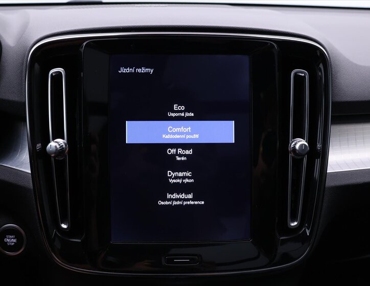 Volvo XC40 SUV 2,0 l 140 kw