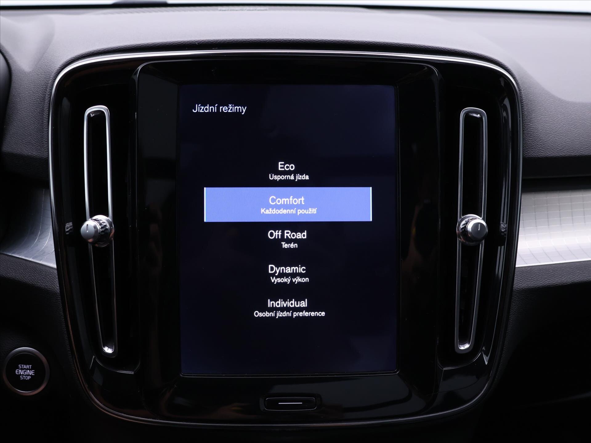 Volvo XC40 SUV 2,0 l 140 kw