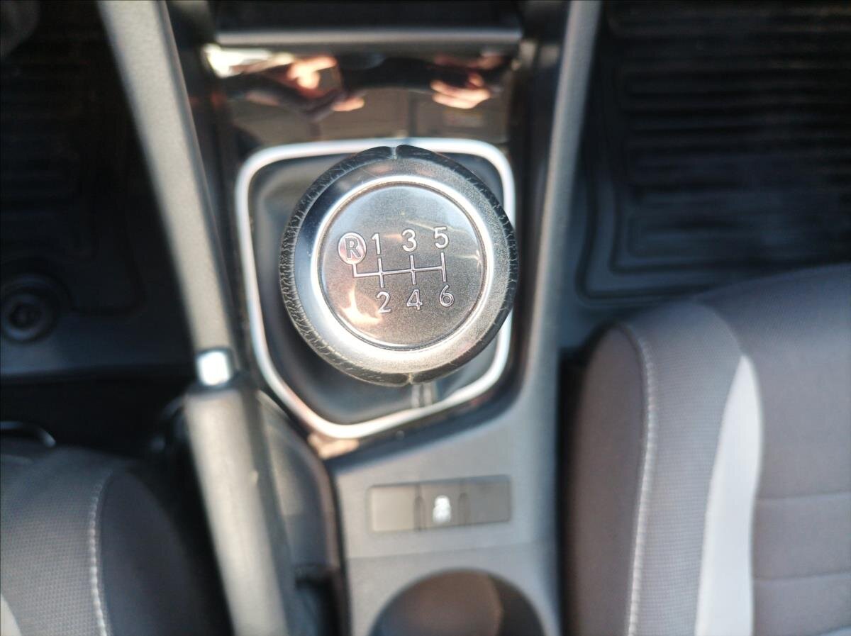 Toyota Auris Kombi 1,6 l 97 kw