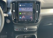 Volvo XC40 SUV / Terénní 2,0 l 145 kw