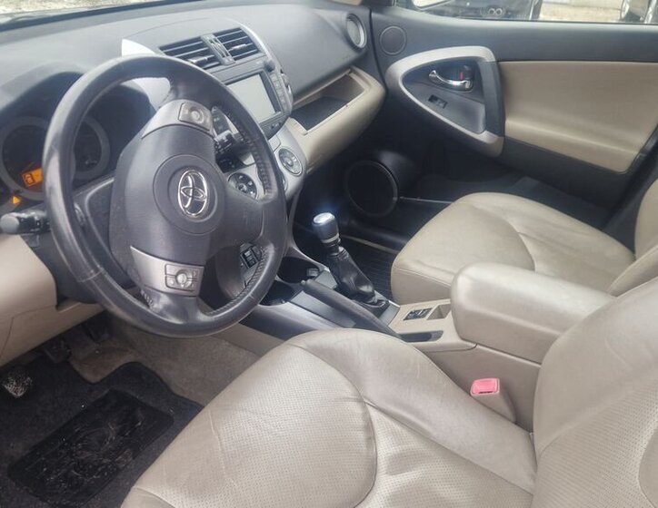 Toyota RAV4 SUV 2,2 l 130 kw