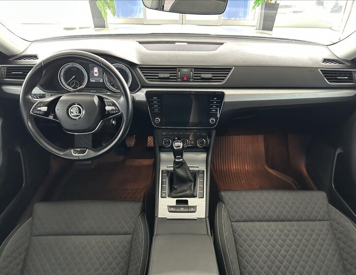 Škoda Superb Sedan / Limuzína 2,0 l 110 kw