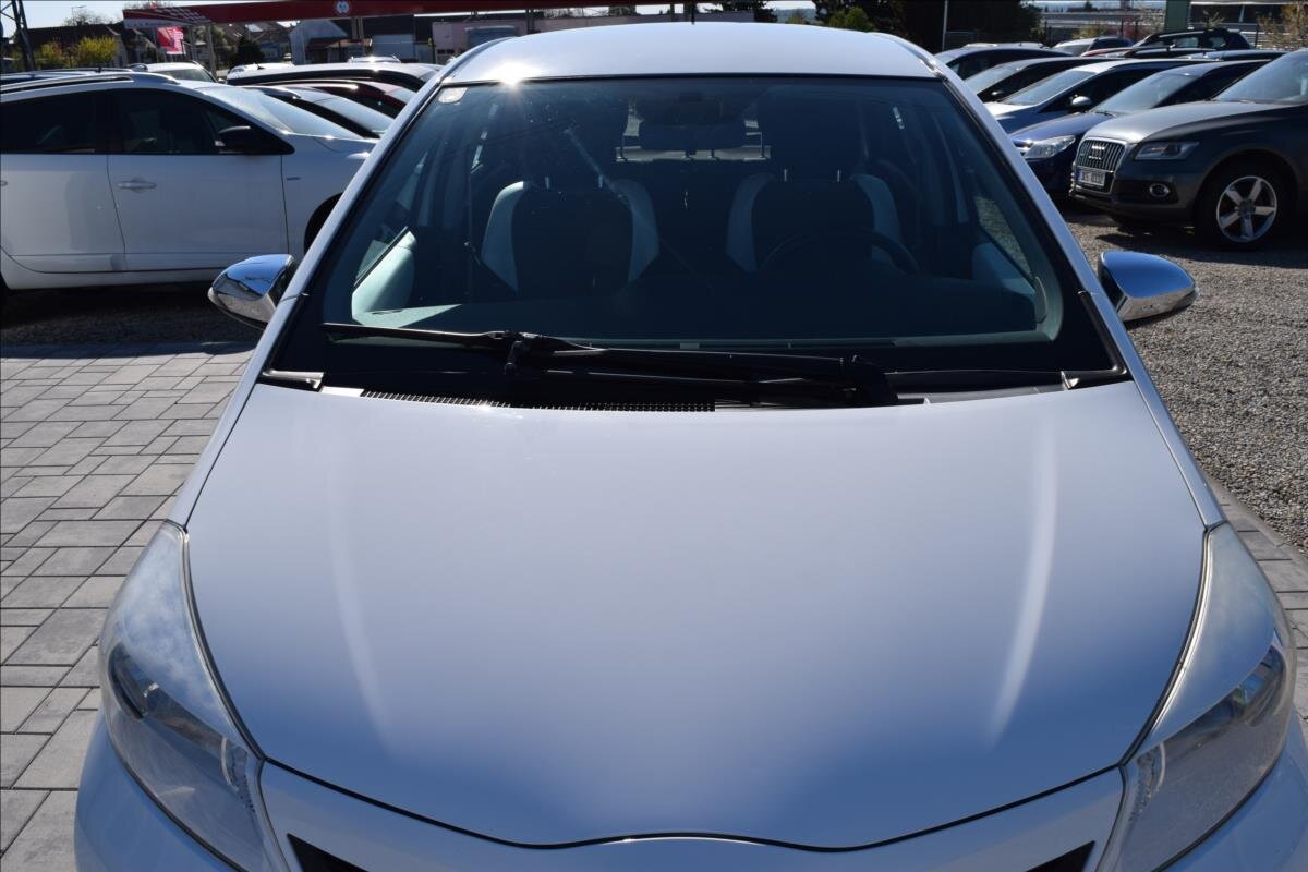Toyota Yaris Hatchback 998,0 51 kw