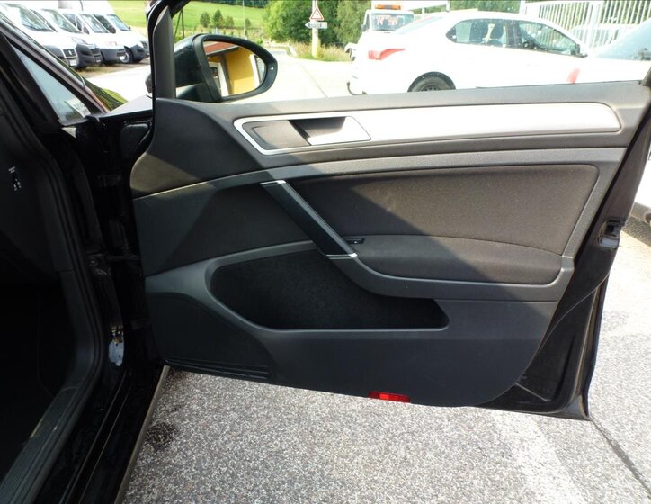 Volkswagen Golf Kombi 1,6 l 81 kw