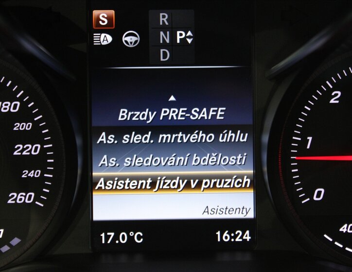 Mercedes-Benz Třídy C Kupé 2,1 l 150 kw