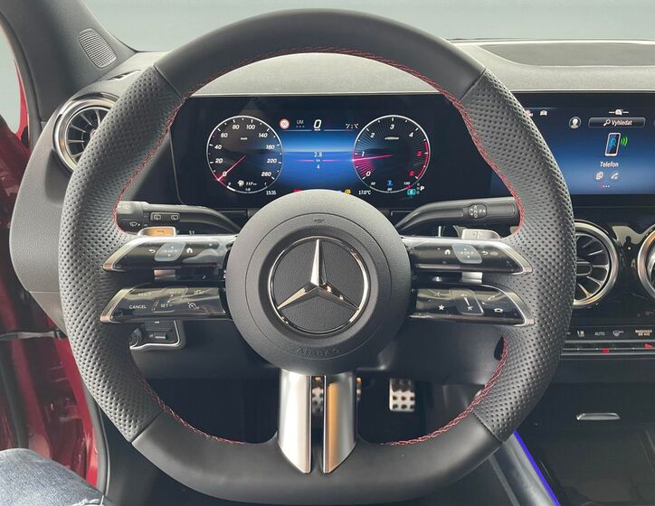 Mercedes-Benz GLA 11