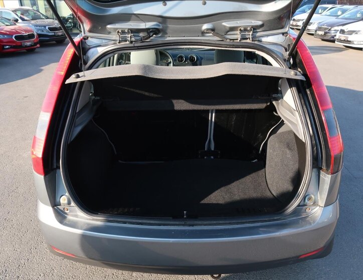 Ford Fiesta Hatchback 1,3 l 51 kw