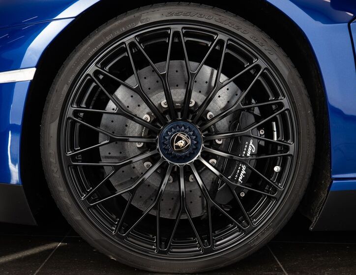 Lamborghini Aventador 22