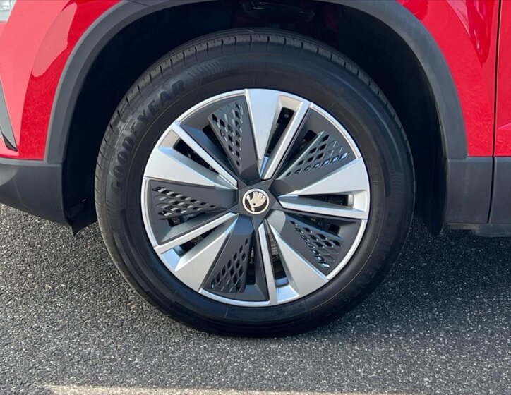 Škoda Karoq SUV / Terénní 1,5 l 110 kw