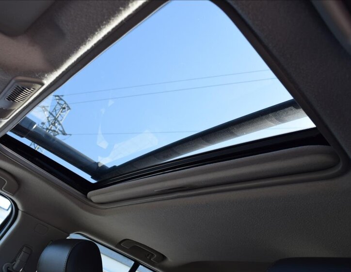 Nissan Navara Pick-up 3,0 l 170 kw