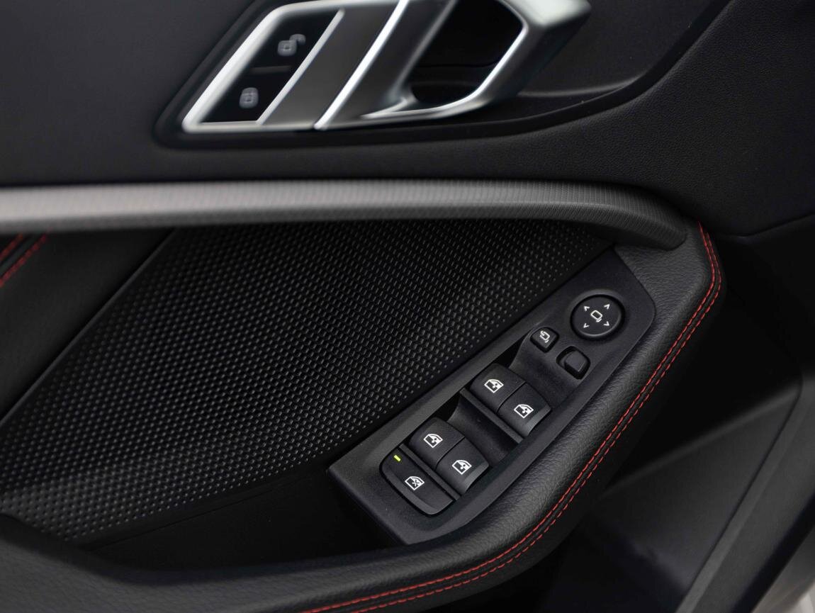 BMW Řada 1 Hatchback 2,0 l 195 kw