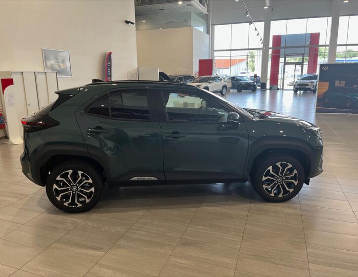 Toyota Yaris Cross 4