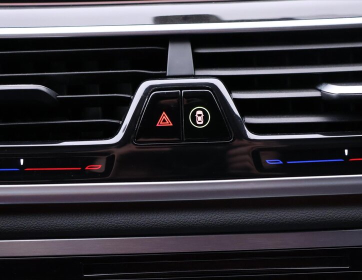 BMW Řada 7 Sedan / Limuzína 4,4 l 330 kw