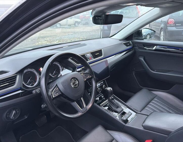 Škoda Superb 9