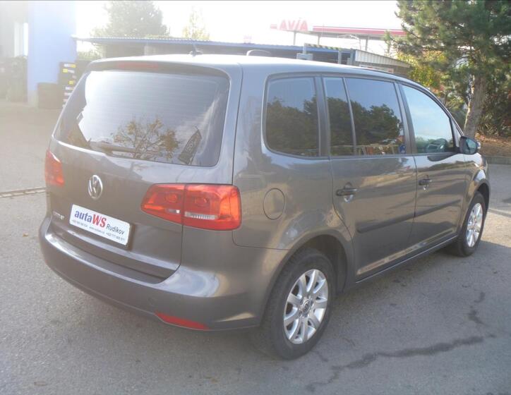 Volkswagen Touran 6