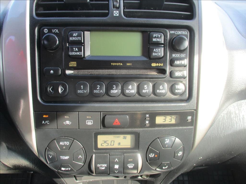 Toyota RAV4 SUV / Terénní 2,0 l 85 kw